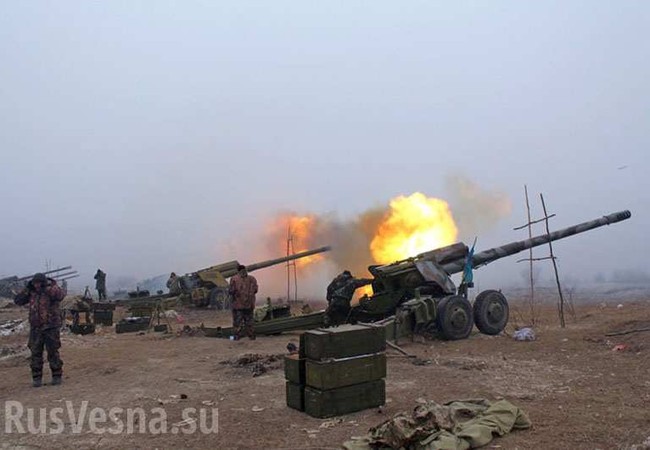 Chiến sự Donbass: Quân Ukraine dùng chiến thuật Mỹ, giao tranh dữ dội tại Debaltsevo -Lugansk Pháo binh Ukraine giã đạn vào trận địa của dân quân Lugansk