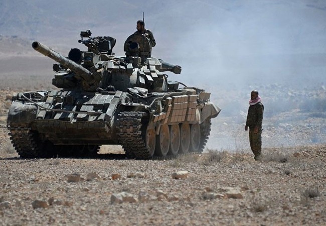 Quân đội Syria quyết đánh quỵ phiến quân ngoại ô Damascus, Nga-Thổ hợp sức chống IS Xe tăng quân đội Syria trên chiến trường miền Đông Aleppo