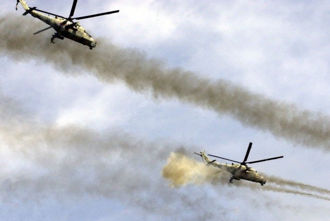 Không quân Nga, Syria tấn công ác liệt IS tại Hama Trực thăng Nga không kích trên vùng sa mạc tỉnh Homs
