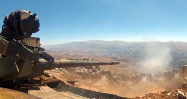 Video: Trực thăng chiến đấu Nga khai hỏa, quân đội Syria truy quét IS Quân đội Syria tấn công trên chiến trường Palmyra