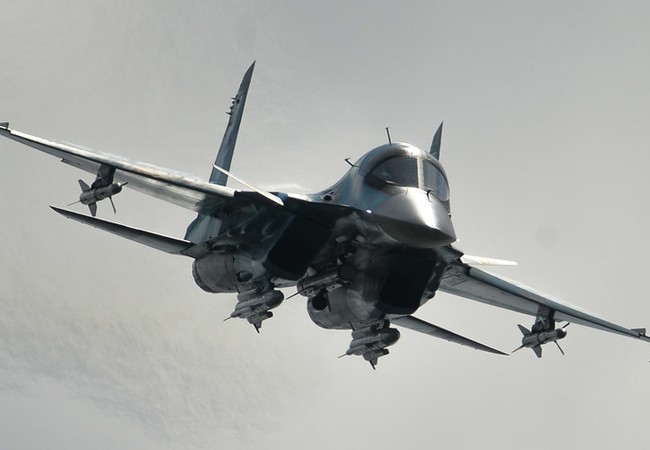 Chảo lửa Deir Ezzor: Không quân Nga ồ ạt dội lửa xuống đầu IS (video) Máy bay ném bom Su-34 Nga không kích ở Syria (ảnh minh họa)