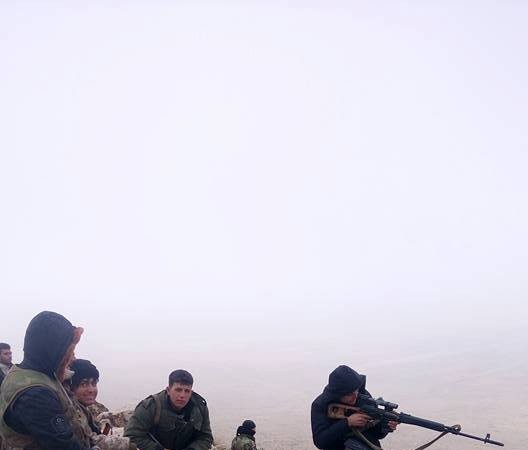 Video chiến sự Syria: sập bẫy phục kích nhóm phiến quân IS mất mạng Binh sĩ quân đội Syria trong một trận phục kích trên chiến trường