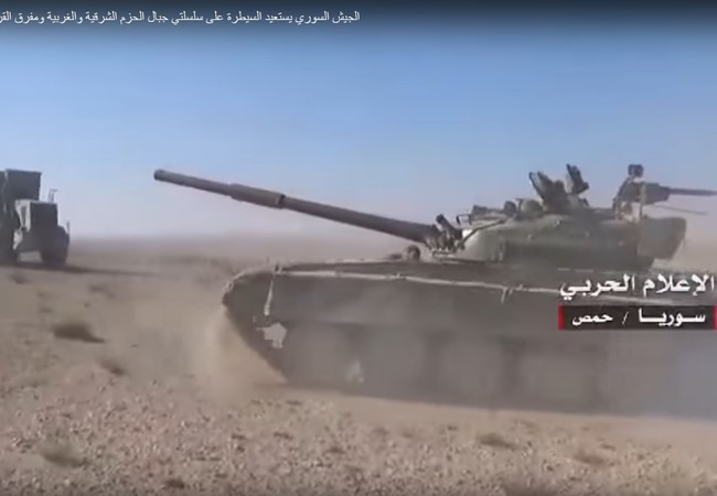 Quân đội Syria bẻ gãy một tấn công của IS vào sân bay T-4 Xe tăng quân đội Syria trên chiến trường Palmyra