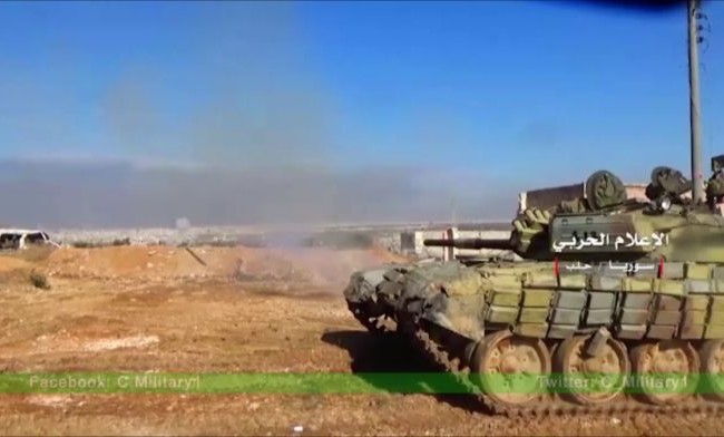 Nga chở tên lửa tới Syria, Mỹ quyết Xe tăng quân đội Syria pháo kích vào IS trên chiến trường Aleppo