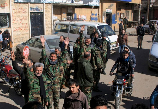 Chảo lửa Deir Ezzor: Nga yểm trợ quân đội Syria tấn công phá vây IS Quân đội Syria tăng cường phá vây ởDeir Ezzor