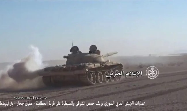 Chiến sự Syria: Nga tung “Thợ săn đêm” tấn công IS tại Palmyra (video) Xe tăng quân đội Syria trên chiến trường Palmyra