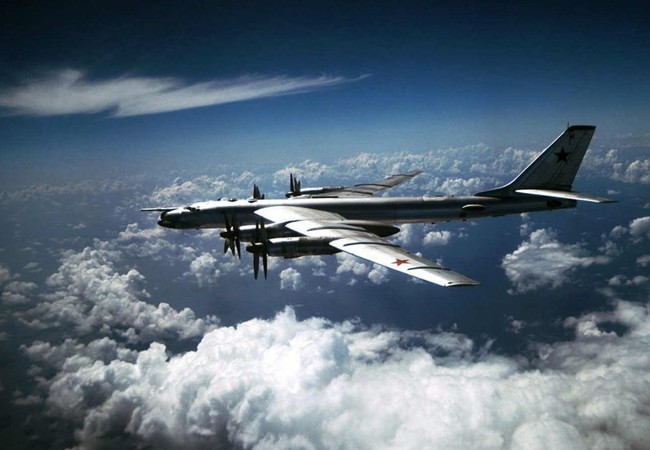 Phi đội Tu-95MS Nga lại xung trận diệt IS trên chiến trường Syria Máy bay ném bom chiến lược tầm xa Nga Tu-95MS