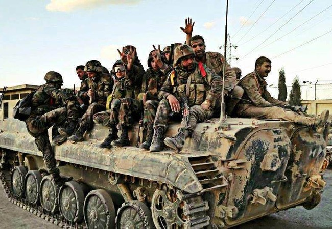 Quân đội Syria tiếp tục tấn công phiến quân ngoại vi Damascus Binh sĩ quân đội Syria tiến về ngoại ô Damascus