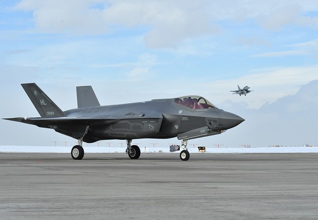 Siêu tiêm kích F-35A “bắn hạ” 145 máy bay địch trong diễn tập RedFlag Máy bay tiêm kích tàng hình F-35A tham gia diễn tập