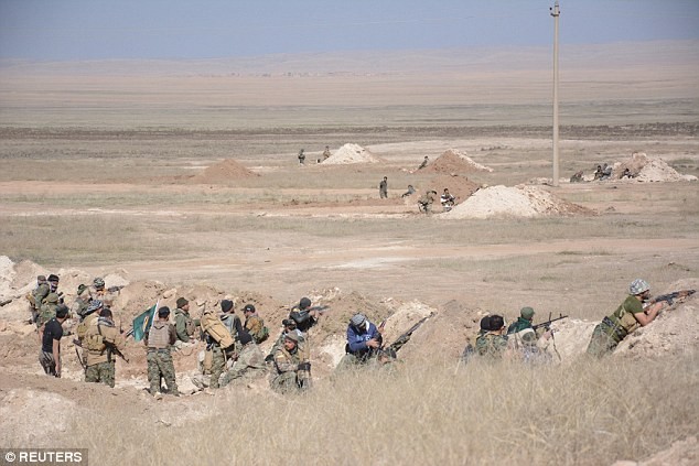 Chiến binh IS phơi thây la liệt sau trận đánh tại Mosul (video) Các chiến binh thuộc lực lượng Hezbollah Iraq trên chiến trường ngoại ô thành phố Mosul, Iraq