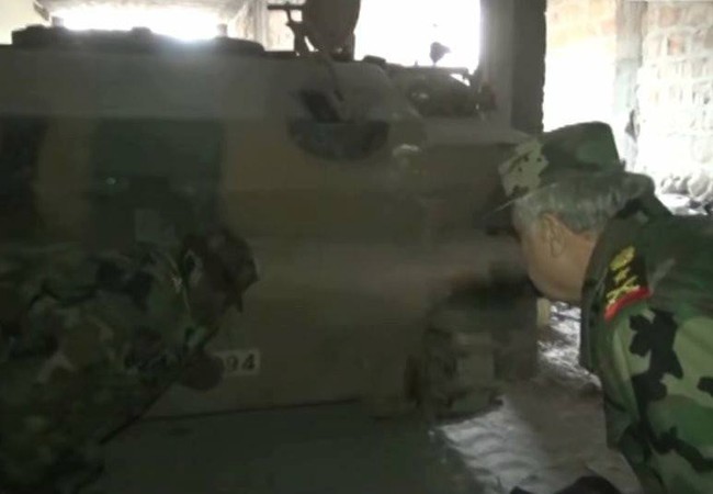 Chiến sự Syria: Quân Assad tấn công vũ bão, IS rút lui ồ ạt ở đông Aleppo Chiếc xe thiết giáp của Thổ Nhĩ Kỳ bị quân đội Syria thu giữ ở thị trấn Tadef