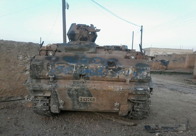 Chiến sự Syria: Người Kurd giáng trả Thổ Nhĩ Kỳ, đặc nhiệm Mỹ lộ diện (video) Xe thiết giáp Thổ Nhĩ Kỳ bị dân quân người Kurd chiếm giữ