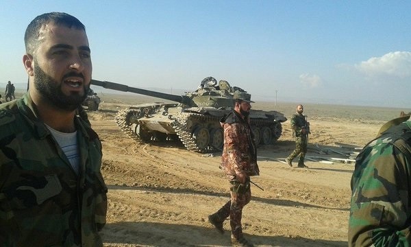 Video: Hàng chục chiến binh IS phơi thây trước họng súng “Hổ Syria” tướng Suheil al-Hassan cùng các binh sĩ lực lượng Tiger trên chiến trường Aleppo