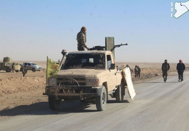 Chiến sự Syria: Người Kurd đáp trả liên quân Thổ, hàng loạt tay súng FSA tử trận Những chiến binh lực lượng SDF (chủ lực là dân quân người Kurd)