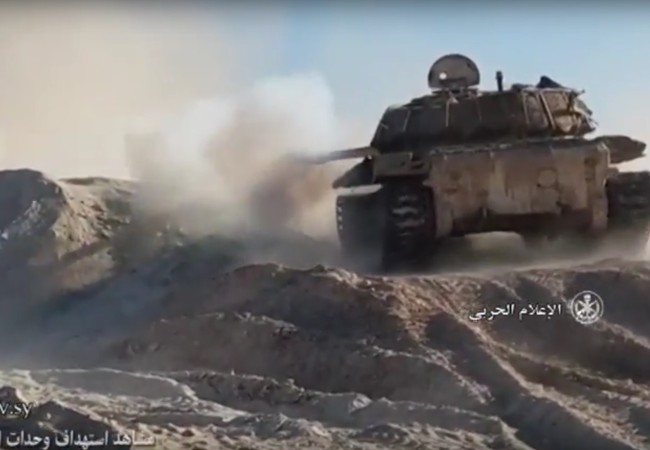 Chiến sự Deir Ezzor: Quân đội Syria tiêu diệt hàng chục tay súng IS Quân đội Syria trên chiến trường thành phố Deir Ezzor