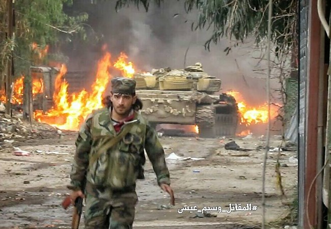 Chiến sự Syria: Hơn trăm lính chính phủ và phiến quân tử trận ở ngoại vi Damascus Binh sĩ quân đội Syria giải quyết chiến trường Jobar