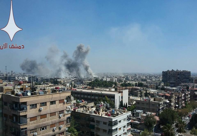 Quân đội Syria trút hỏa lực dữ dội vùi dập phiến quân ngoại vi Damascus (video) Không quân Syria không kích ở Jobar, Damascus