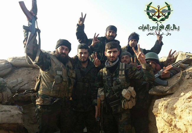 Chiến sự Deir Ezzor: Quân đội Syria liên thủ tình báo Iraq diệt IS (video) Binh sĩ quân đội Syria trên chiến trường Deir ezzor