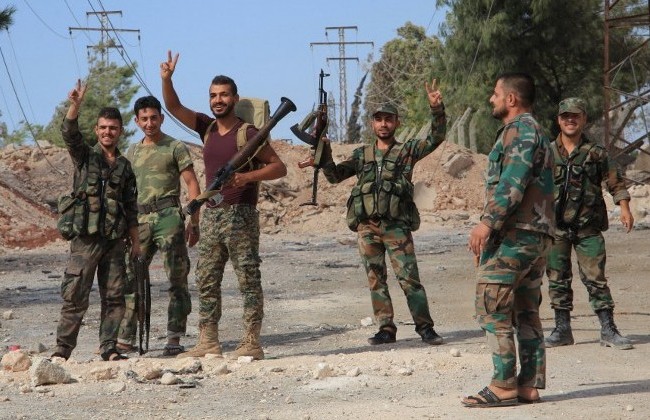 “Hổ Syria” đè bẹp quân thánh chiến, chiếm hàng loạt khu vực ở Hama Binh sĩ quân đội Syria trên những ngôi làng vừa giải phóng