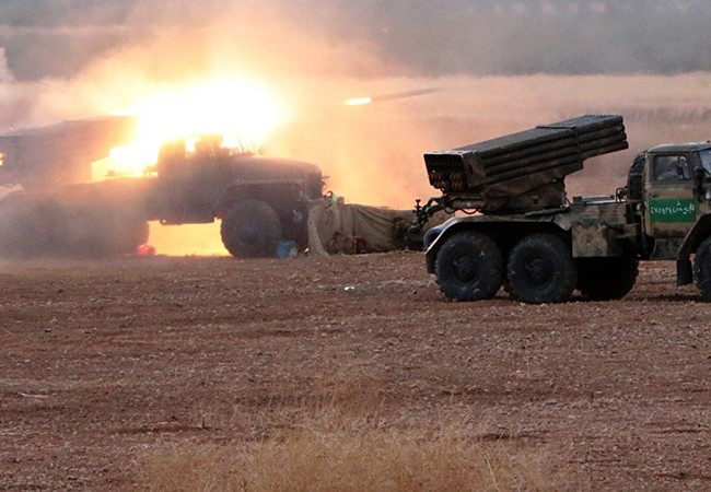 Tên lửa Kornet “thổi bay” xe bom phiến quân Syria (video) Pháo binh quân đội Syria tập kích trên chiến trường Hama