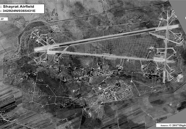 Phòng không Nga trực chiến ngày đêm sau đòn tấn công Syria của Mỹ Không ảnh vệ tinh ghi lại vụ tập kích tên lửa Tomahawk vào sân bay Syria