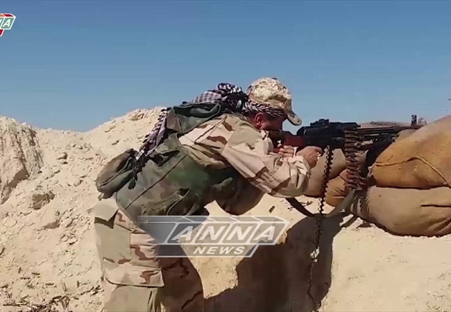 Trận chiến Deir Ezzor: Quân đội Syria sa lầy, chưa phá nổi vòng vây IS BInh sĩ quân đội Syria ở Deir Ezzor