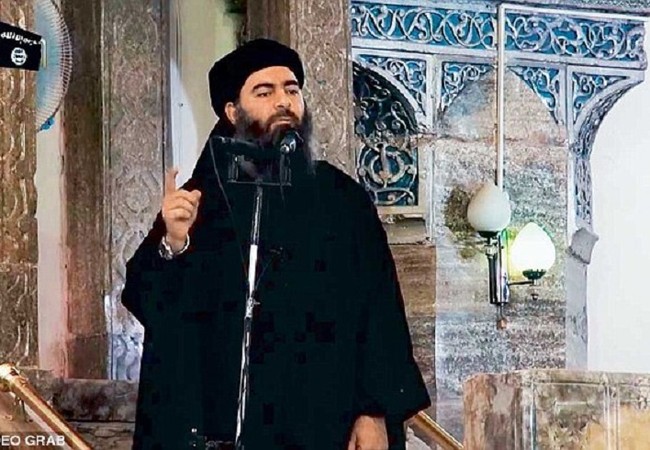 Trùm khủng bố IS al-Baghdadi bị bắt tại Syria? Thủ lĩnh IS Abu Bakr al-Baghdadi trong một lần phát biểu tại một nhà thờ ở Mosul năm 2014