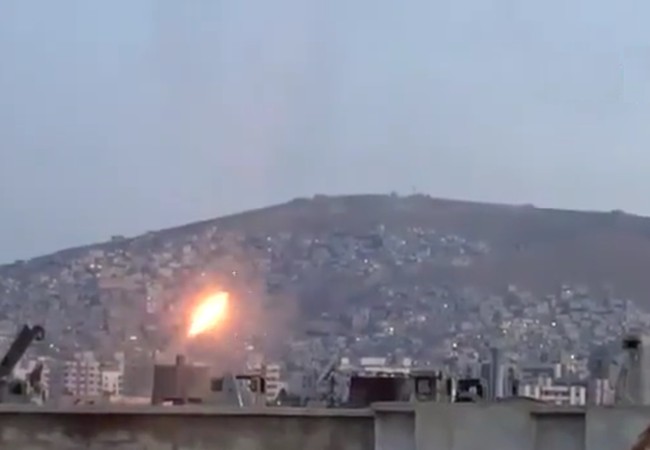 Quân đội Syria đánh phá ác liệt phiến quân ngoại vi Damascus Quân đội Syria pháo kích ác liệt phiến quân ở Damascus