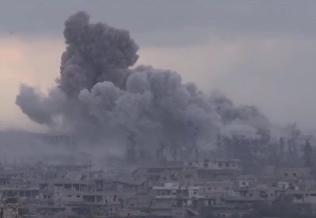 Quân đội Syria nguy cơ mất quận chiến lược tại chảo lửa Daraa (video) Không quân Syria không kích dữ dội thành phố Daraa