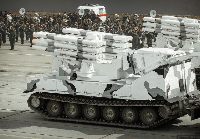 Ngắm dàn vũ khí mới Tor-M2DT và Pantsir-SA Nga tập diễu binh (video) Tổ hợp pháo - tên lửa phòng không Pantsir - SA Bắc Cực