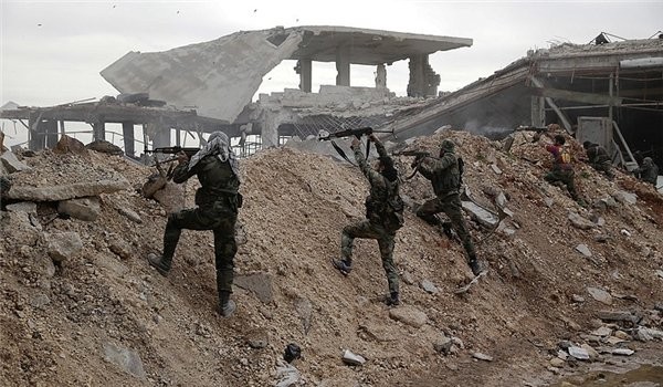 Quân đội Syria vây diệt phe thánh chiến cố thủ ngoại vi Damascus Quân đội Syria chiến đấu trên chiến trường quận Al-Qaboun