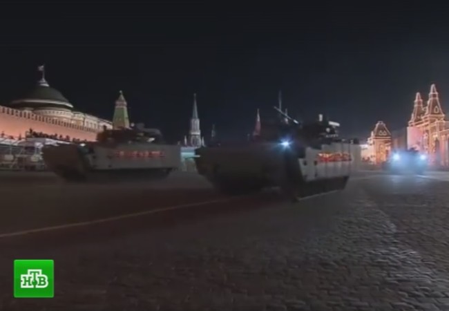 Hàng ngàn binh sĩ Nga diễn tập đêm duyệt binh Ngày Chiến thắng (video) Diễn tập diễu hành trên Quảng trường Đỏ