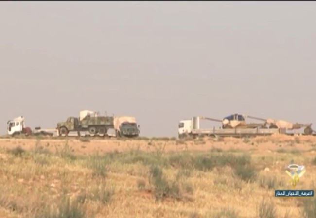 Quân đội Syria tiến đánh phiến quân được Mỹ chống lưng (video) Quân đội Syria tập kết lực lượng trên hướng tấn công về biên giới Iraq