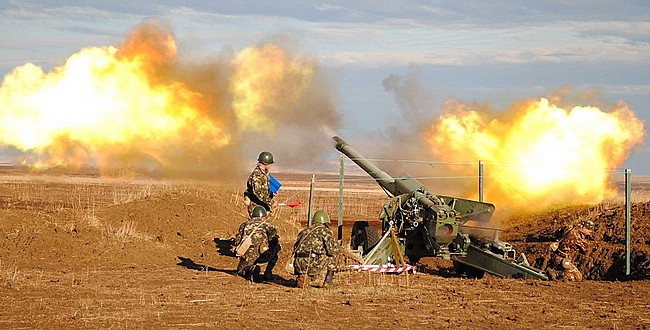 Chiến sự Ukraine: Quân Kiev pháo kích ác liệt vào Donbass Lực lượng pháo binh quân đội Ukraine, cụm binh lực ATO vùng Donbass pháo kích vào Donesk