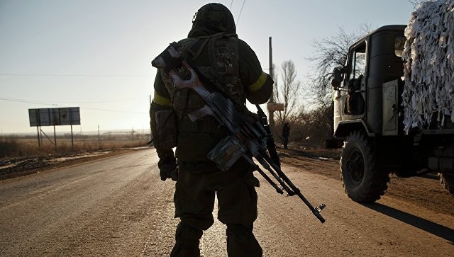 Nhóm biệt kích Ukraine đột nhập Donbass bị bắt sống cùng kho vũ khí lớn Binh sĩ thuộc lực lượng dân quân Lugansk, Donbass