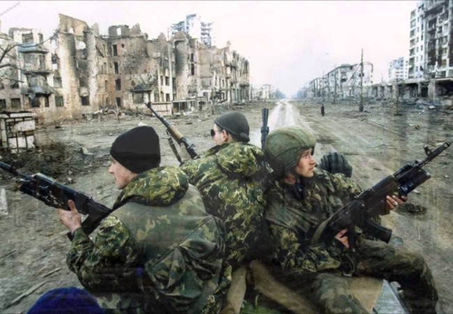 San phẳng mục tiêu, quân đội Nga hủy diệt phiến quân Chechnya Binh sĩ lực lượng đổ bộ đường không Nga ở Grozny