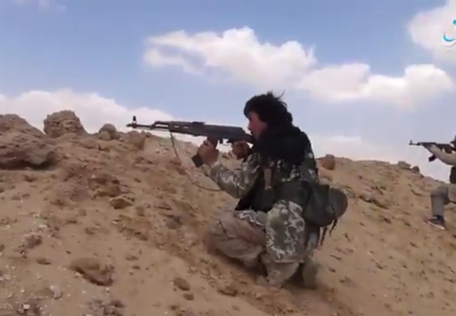 Chiến sự Syria: Quân Assad đập tan IS tấn công cắt tiếp vận đến Aleppo Chiến binh IS tấn công tuyến đường tiếp vận Hama - Aleppo