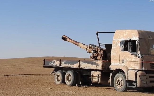 IS dồn binh liều chết tại Deir Ezzor, quân đội Syria nguy cơ thất thủ Pháo binh hạng nặng của IS tấn công Deir Ezzor