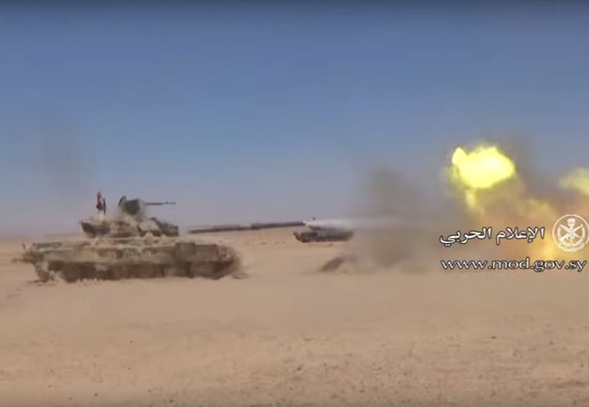 Chiến sự Syria: Quân Assad dồn dập tấn công uy hiếp IS ở Palmyra – Deir Ezzor (video) Quân đội Syria tấn công trên hướng Palmyra - Deir Ezzor
