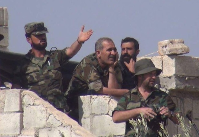 Cận cảnh “Hổ Syria” đánh chiếm sào huyệt cuối cùng của IS ở đông Aleppo (chùm video) Tướng Suhail al-Hassan cùng các sĩ quan chỉ huy lực lượng Tiger trên đài chỉ huy