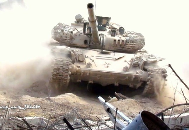 Quân đội Syria ác chiến phiến quân thánh chiến cố thủ ngoại vi Damascus (video) Xe tăng quân đội Syria tiến công trên chiến trường Đông Ghouta