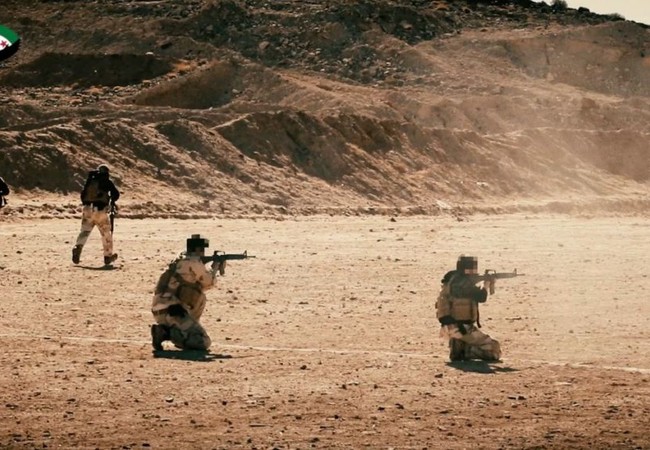 Chiến sự Syria: Đặc nhiệm Mỹ huấn luyện chiến đấu, tuần tra cùng phiến quân (video) Lực lượng đặc nhiệm cố vấn Mỹ huấn luyện các tay súng thánh chiến trên vùng sa mạc phía nam Syria