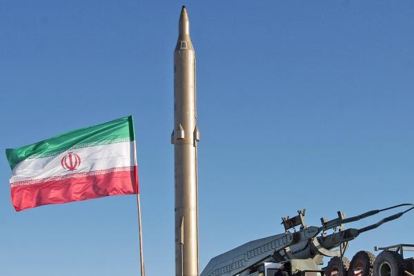 Chiến sự Syria: Iran bất ngờ phóng tên lửa tấn công IS tại Deir Ezzor (video) Tên lửa đạn đạo của Iran (ảnh minh họa)