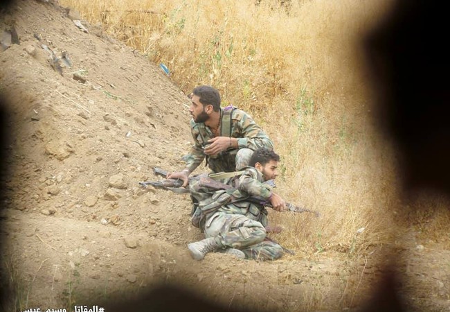 Vệ binh Syria giáng đòn vào chiến tuyến thánh chiến ngoại ô Damascus Binh sĩ quân đội Syria trên chiến trường Đông Ghouta, Damascus