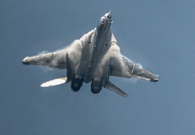 Việt Nam có nên dùng MiG-35 thay thế “én bạc” MiG-21? MiG - 35, ứng cử viên sáng giá thay thế én bạc MiG 21 huyền thoại của không quân Việt Nam