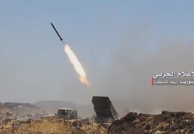 Bất chấp Israel tập kích, quân đội Syria đánh bại phiến quân thánh chiến Pháo binh quân đội Syria tấn công lực lượng Hồi giáo cực đoan trên cao nguyên Golan