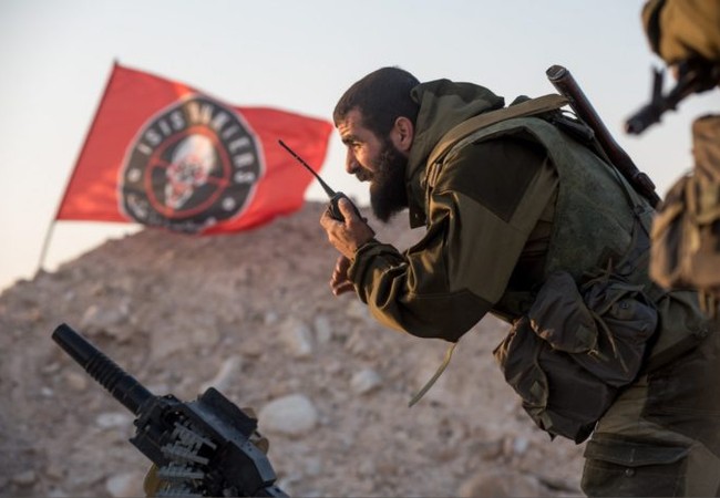 Lực lượng “Săn IS” Syria đánh tan phiến quân tấn công căn cứ không quân Lực lượng đặc nhiệm săn IS chiến đấu trên chiến trường Palmyra