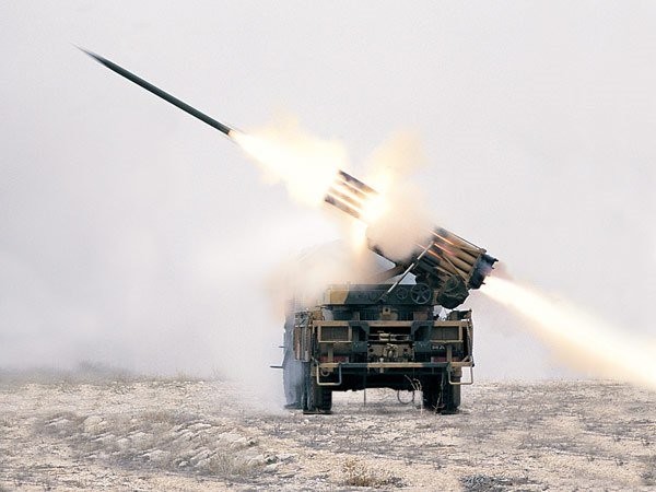 Thổ Nhĩ Kỳ trút hỏa lực dọn đường tấn công người Kurd Syria (video) Pháo phản lực T-122 Sakarya của Thổ Nhĩ Kỳ