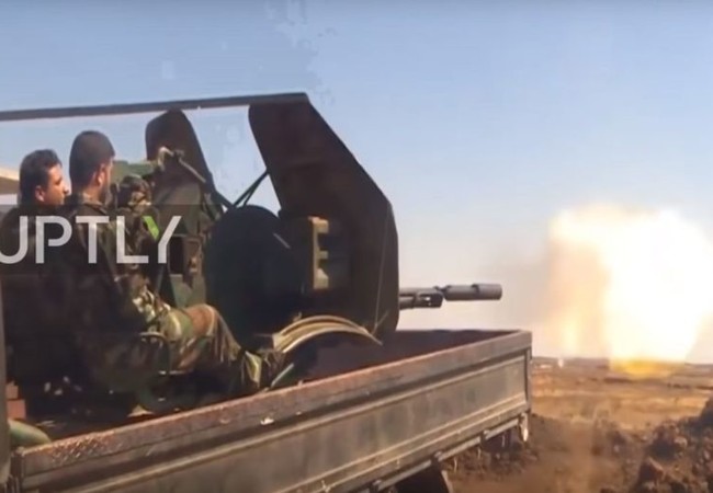 Quân đội Syria đánh bật phiến quân diệt 1 thủ lĩnh trên cao nguyên Golan (video) Binh sĩ quân đội Syria chiến đấu trên cao nguyên Golan