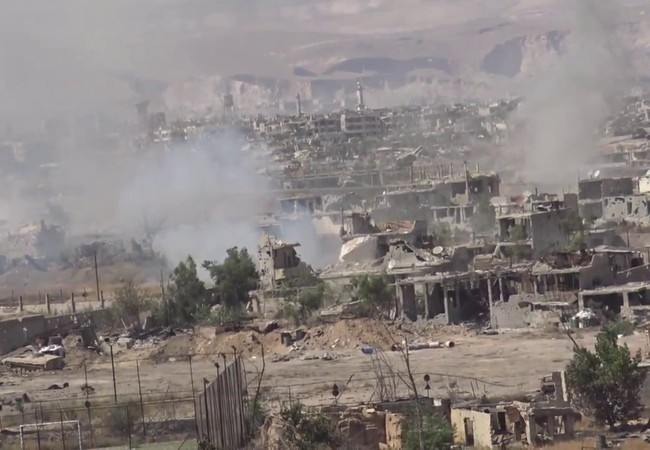 Quân đội Syria tiếp tục tấn công dữ dội phiến quân ngoại vi Damascus (video) Chiến trường khu vực quận Jobar, ngoại ô phia đông Damascus